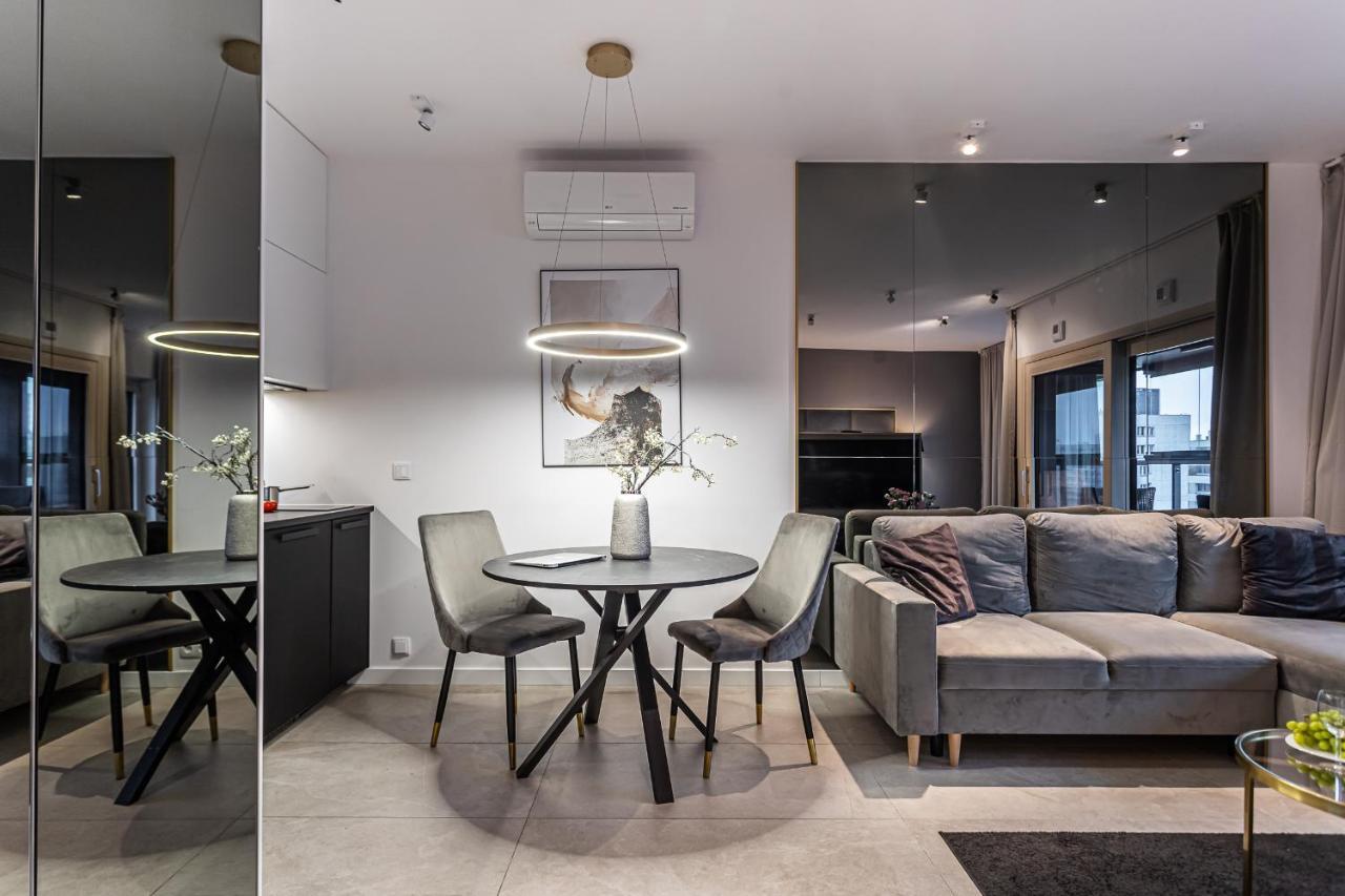 Apartament Mennica By P&o Serviced Warszawa